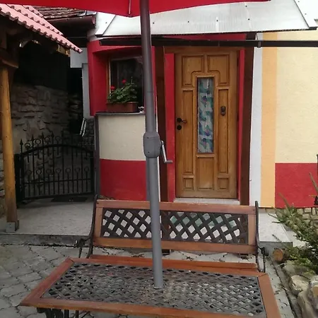 Ivka Lestiny بيت للعطل